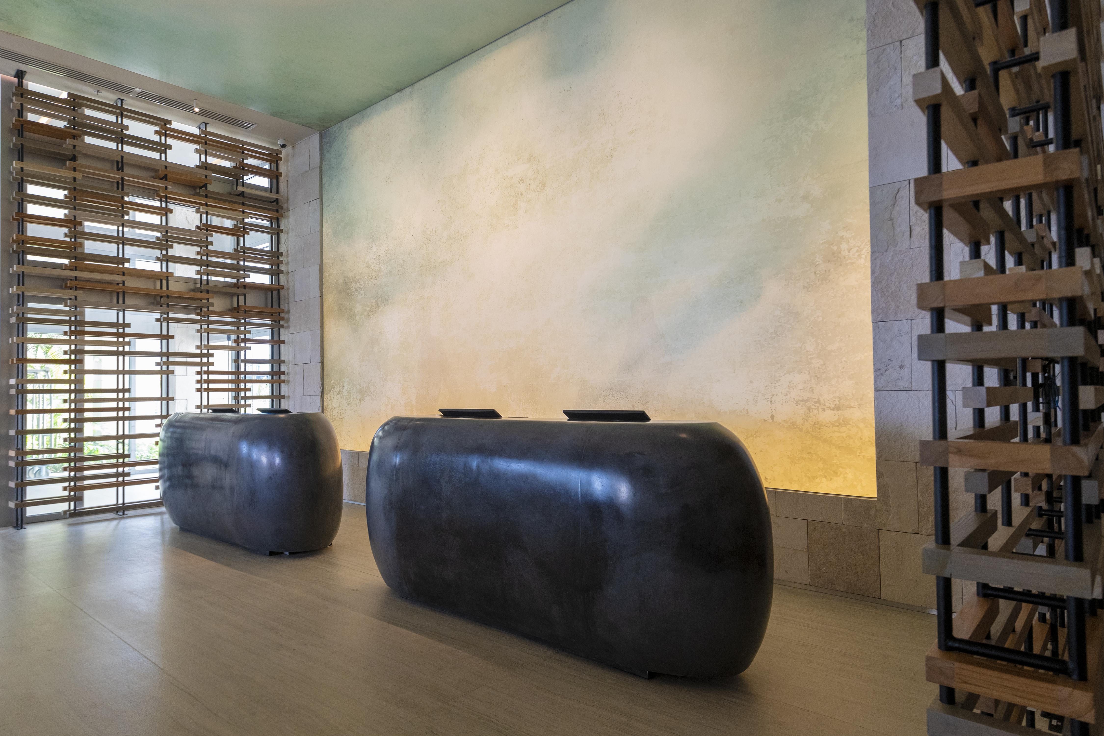 Renaissance Cancun Resort & Marina Exterior photo Reception desk at the hotel