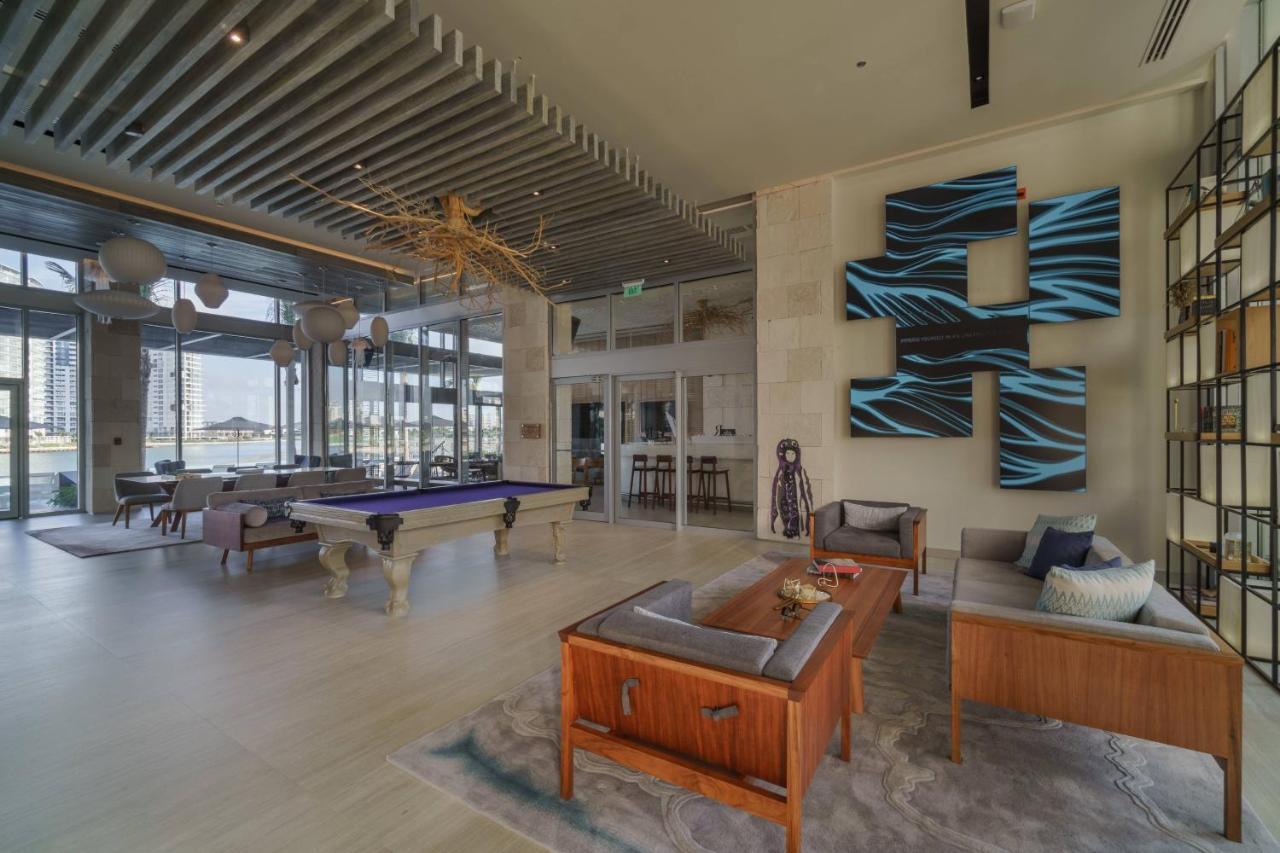 Renaissance Cancun Resort & Marina Exterior photo The lounge at the 101