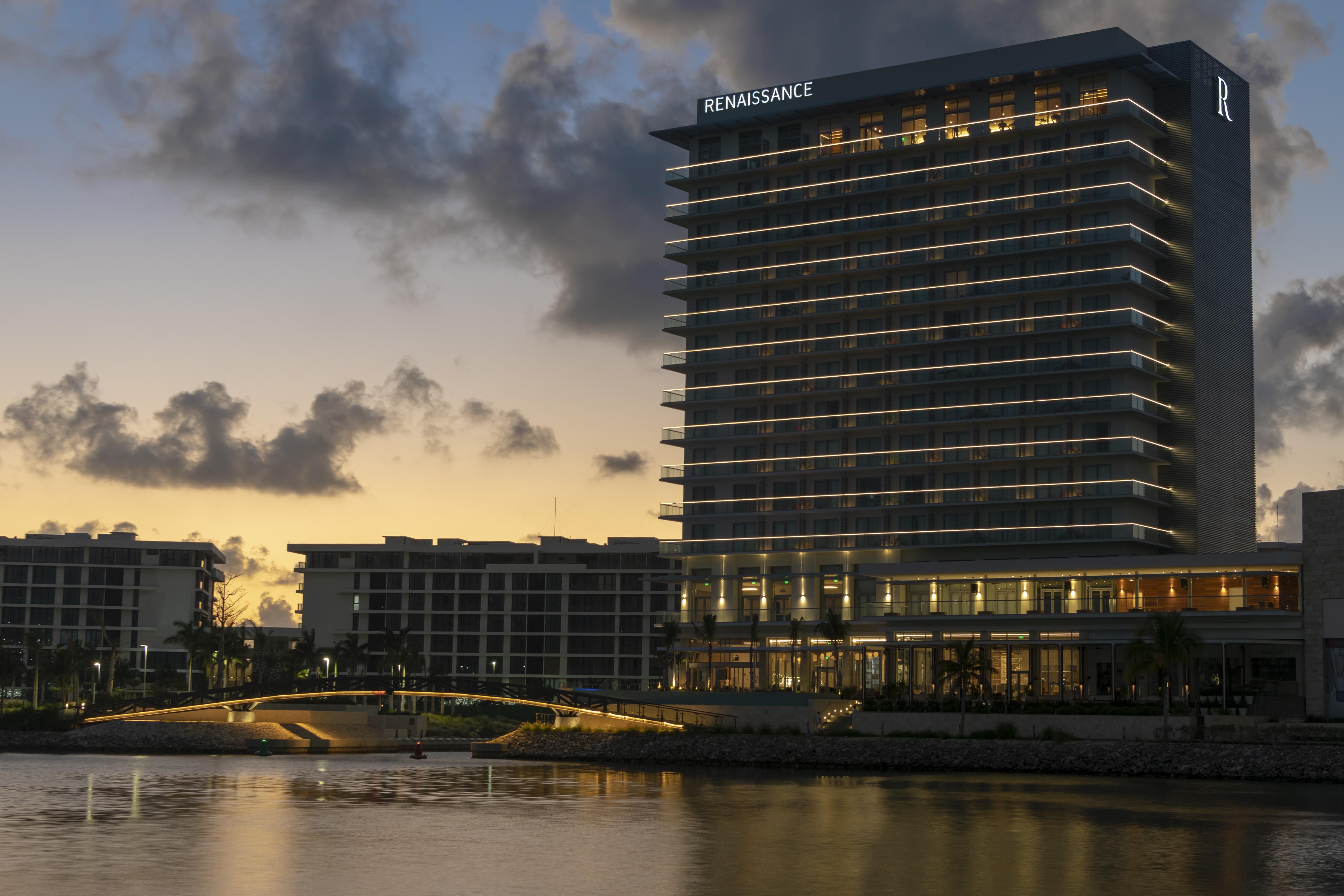 Renaissance Cancun Resort & Marina Exterior photo Renaissance Hotel, Pattaya
