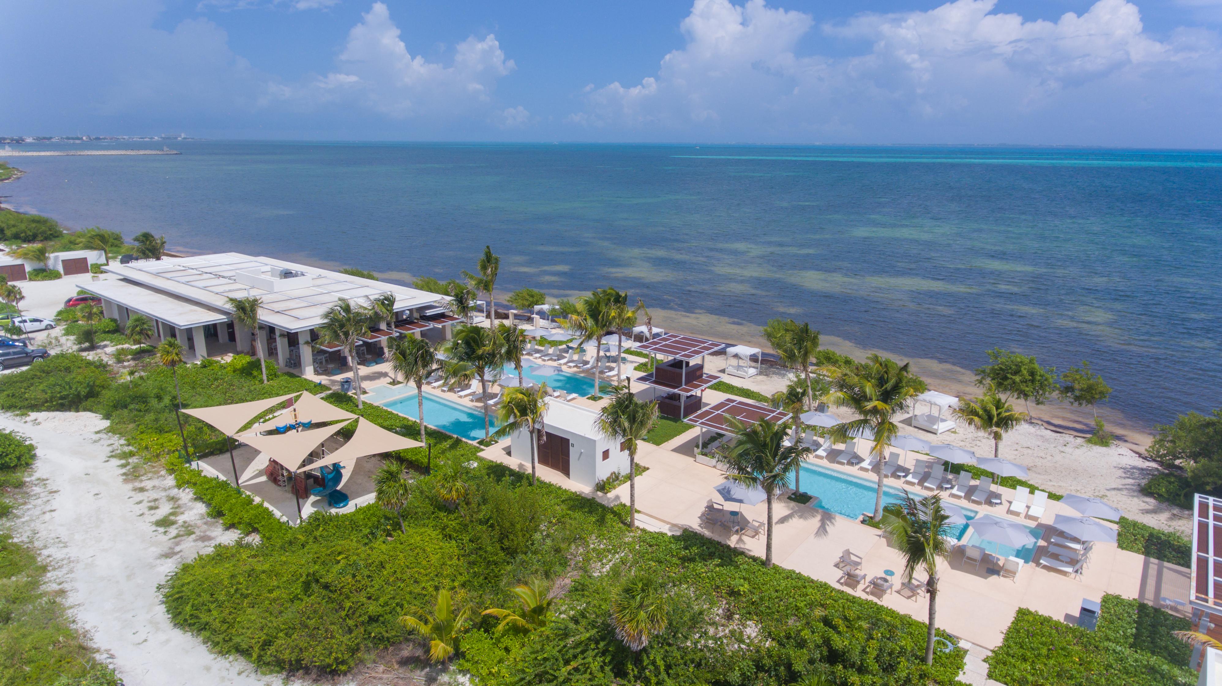 Renaissance Cancun Resort & Marina Exterior photo Aerial view of the hotel