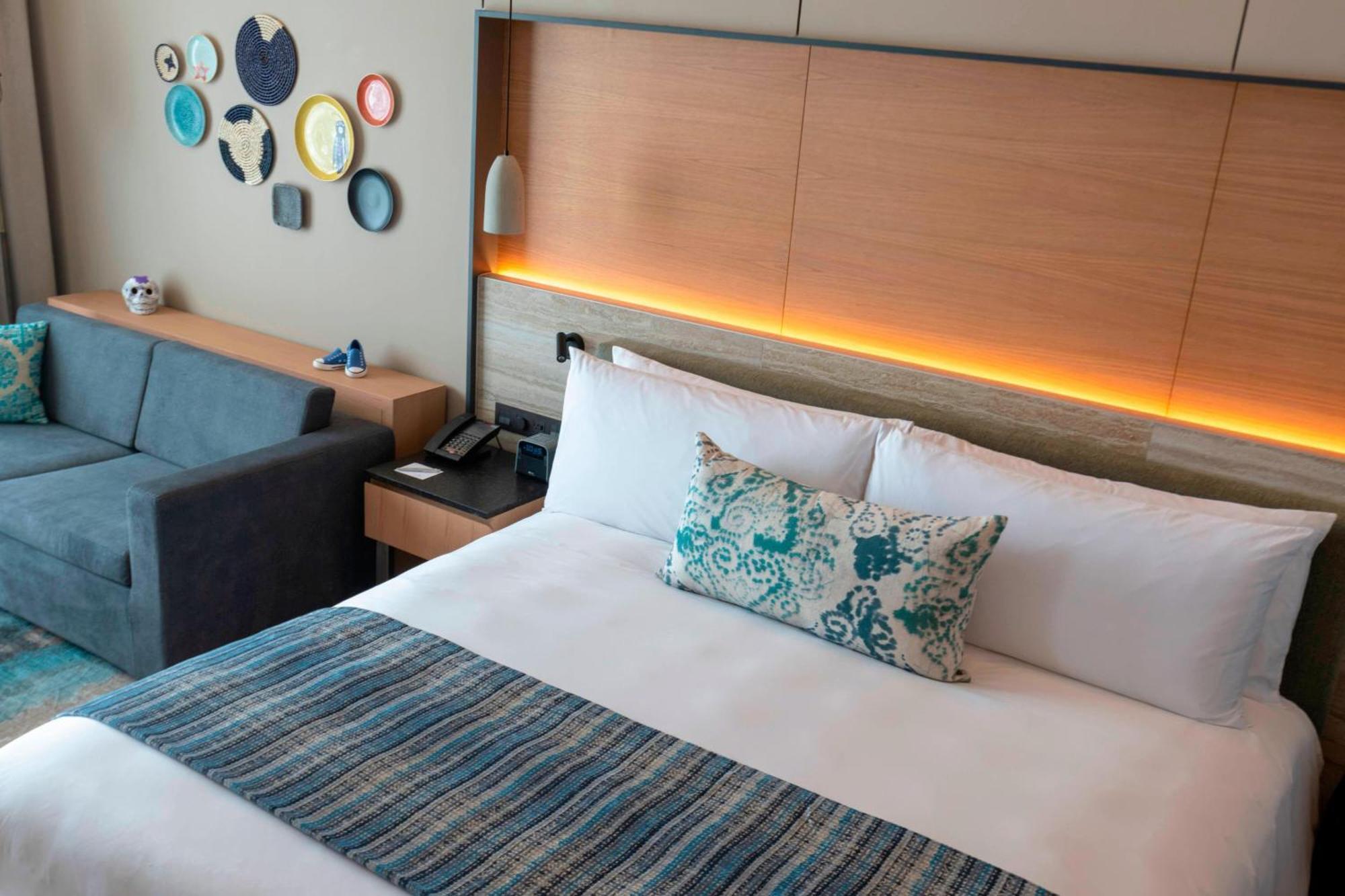 Renaissance Cancun Resort & Marina Exterior photo A bedroom at the hotel
